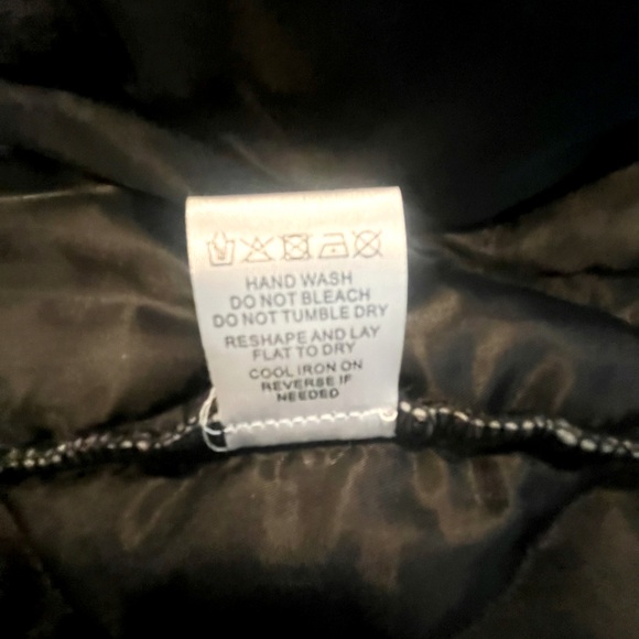 Pink Martini quilted coat, black, size small - Picture 8 of 9